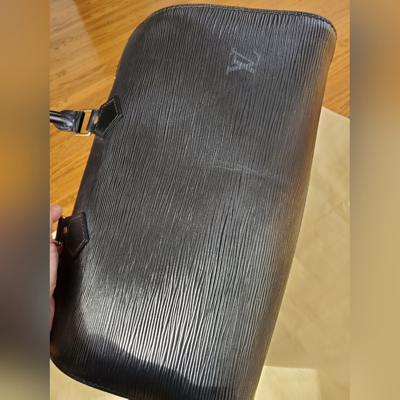 Louis Vuitton Speedy 25 Epi Black Handbag - Picture 14 of 16